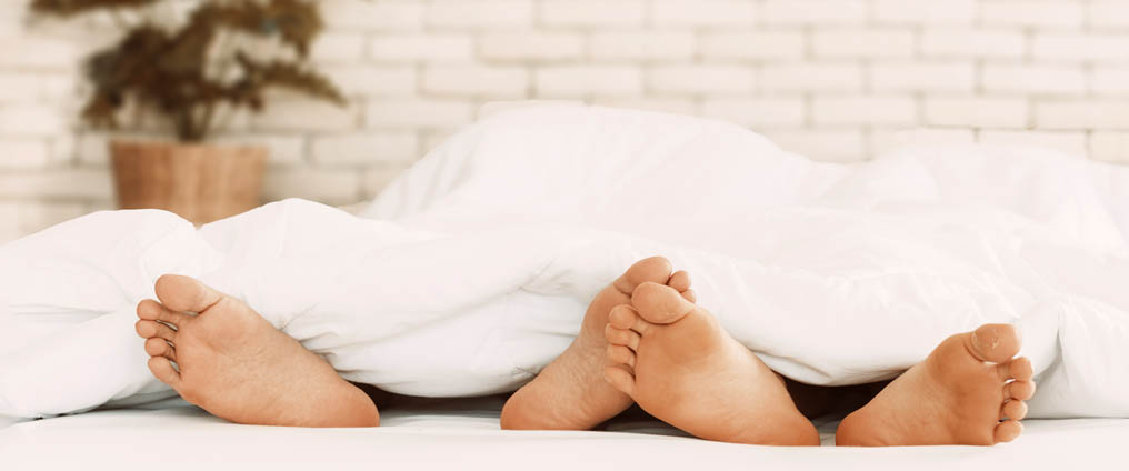 Verrues génitales (condylomes) : causes, symptômes et traitement